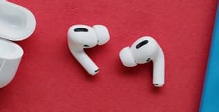 Are AirPods good for small ears?