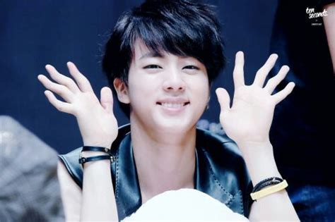 Are Jin's fingers crooked?