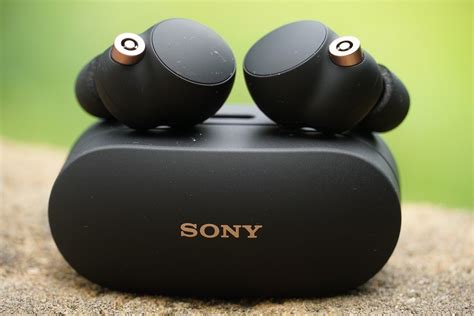 Are Sony WF 1000XM4 earbuds compatible with iPhone?
