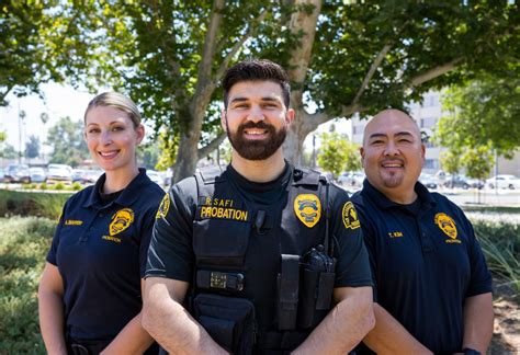 Are US probation officers law enforcement?