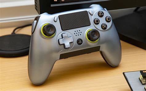 Are Xbox and PS4 controllers compatible?