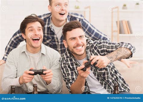 Are adults who play video games happier?