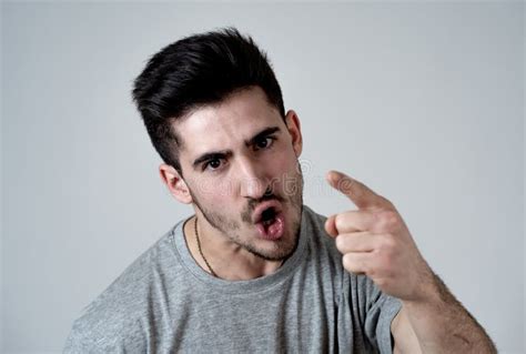 Are aggressive men more attractive?