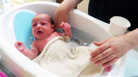 Are babies hungry after bath?