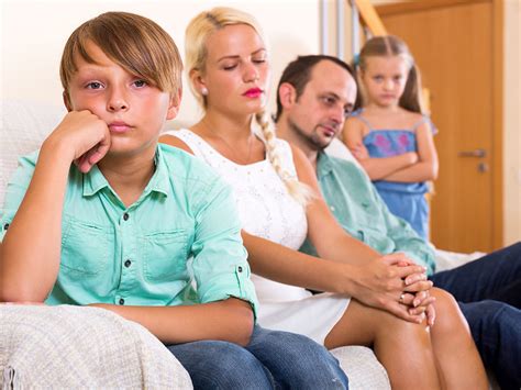 Are bigger families more dysfunctional?