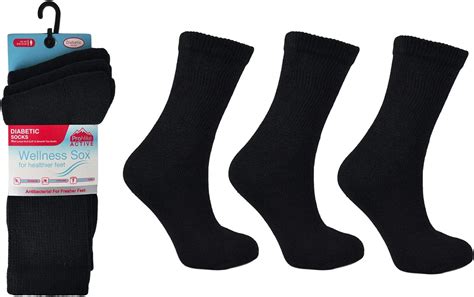 Are black or white socks better?