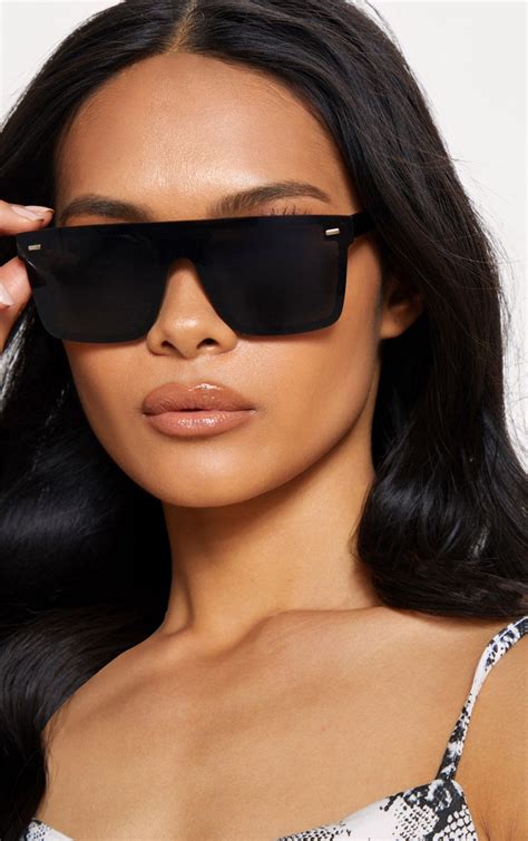 Are black sunglasses good for summer?