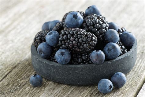 Are blackberries black or blue?