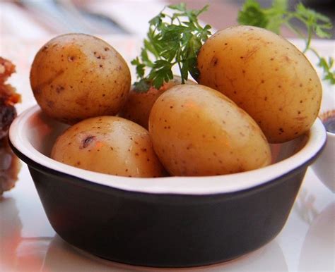 Are boiled potatoes healthy?
