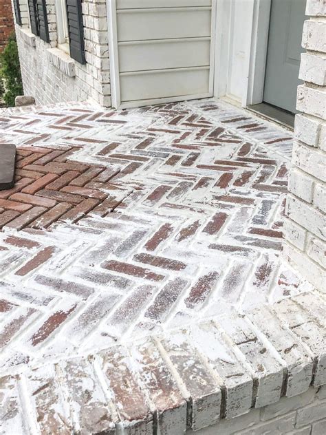 Are brick pavers hot?