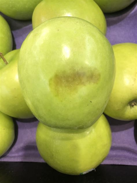 Are bruised apples OK to eat?
