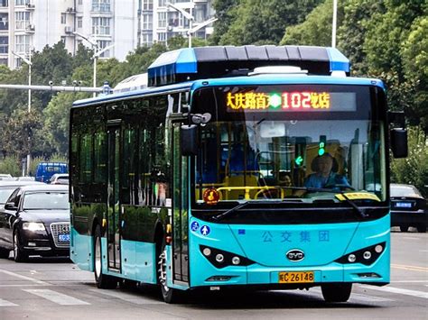 Are buses in China electric?
