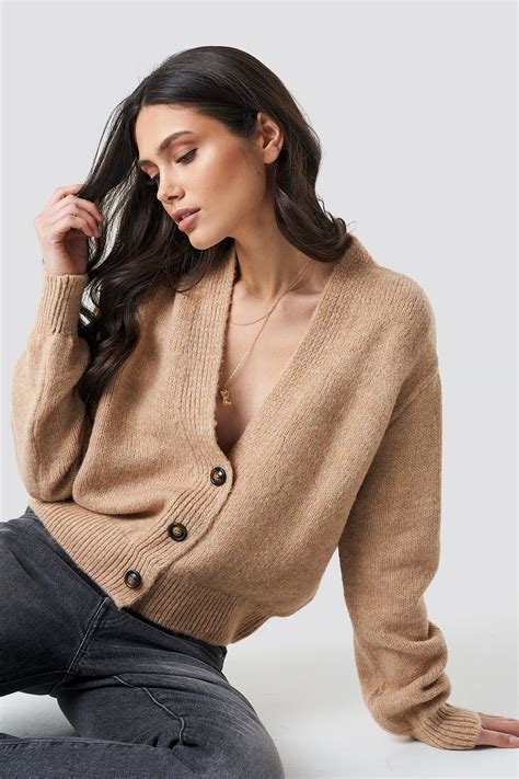 Are cardigans in style 2024?