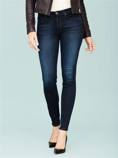 Are dark jeans more dressy?