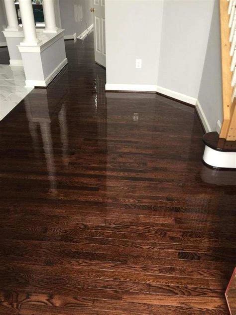Are dark or light floors better?