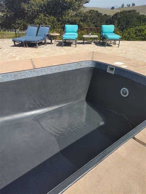 Are dark pool liners warmer?