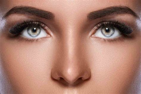 Are deep set eyes attractive?
