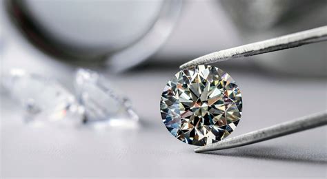 Are diamonds made of 100% carbon?