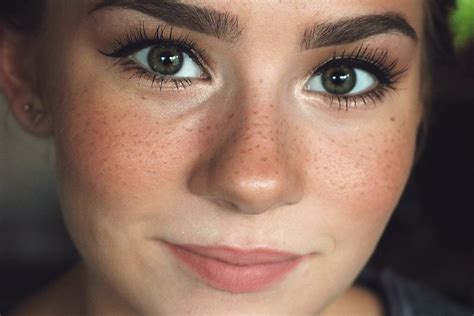 Are fake freckles a thing?
