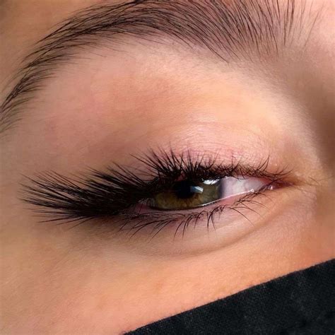 Are fake lashes still in style 2024?
