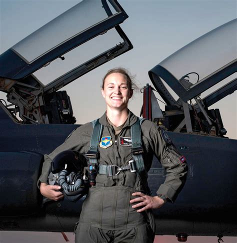 Are female pilots rare?