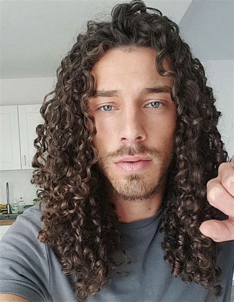 Are guys with curls more attractive?