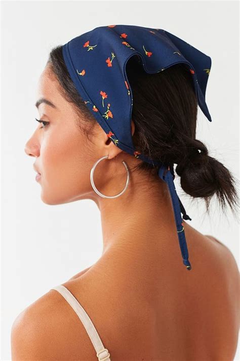 Are hair bandanas in style?