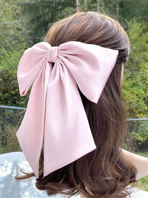 Are hair bows trendy?
