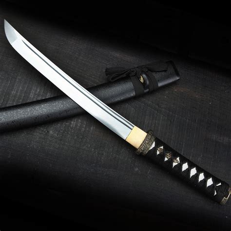 Are katanas legal in Japan?