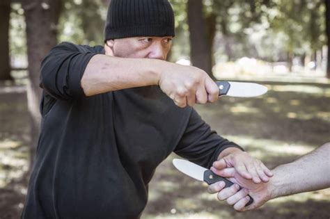 Are knife fights real?