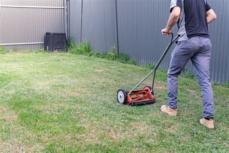 Are manual mowers difficult?