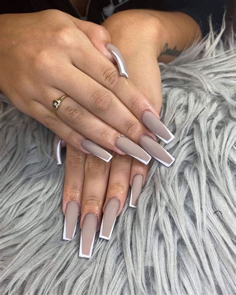 Are matte nails still in style?