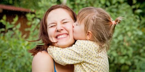 Are moms happier with one child?