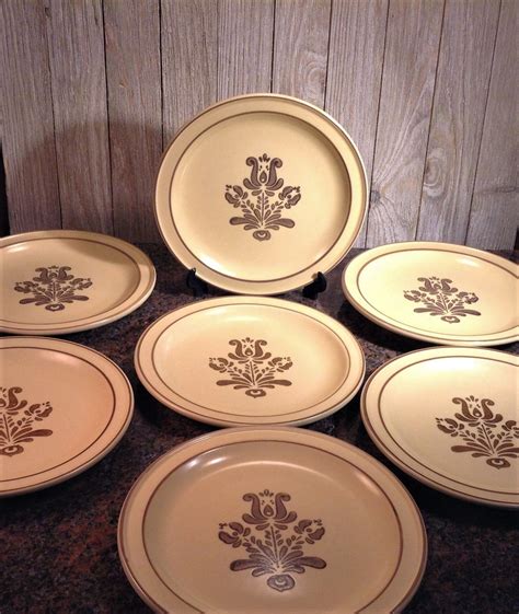 Are old stoneware dishes safe?