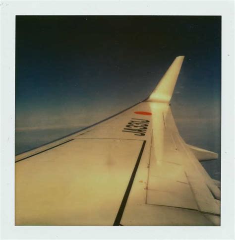 Are polaroids allowed on planes?