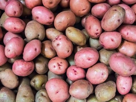 Are potatoes with eyes edible?