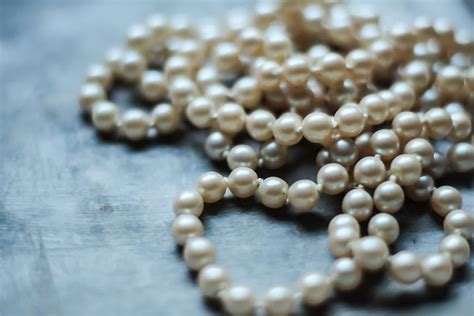 Are real pearls yellow or white?