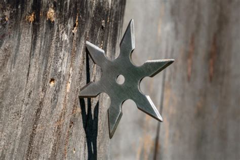 Are shurikens illegal in the USA?