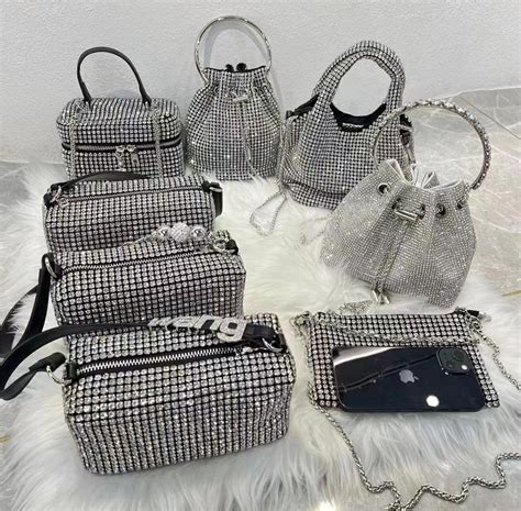 Are silver bags in style 2024?