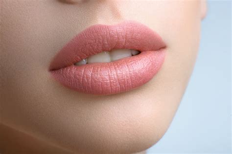 Are small lips attractive?