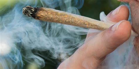 Are smoking blunts worse than joints?