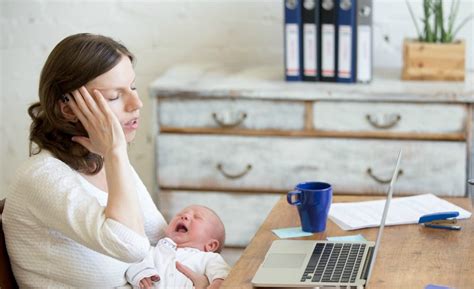 Are stay at home moms more stressed?