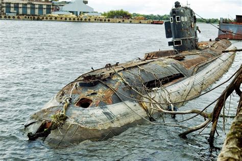 Are submarines ever lost at sea?