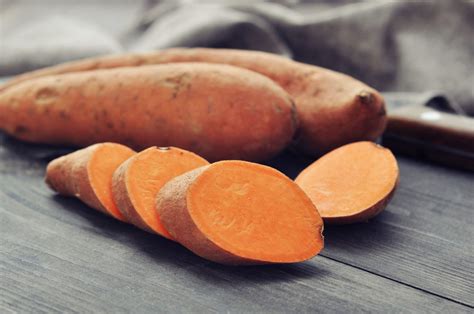 Are sweet potatoes healthier cooked or raw?