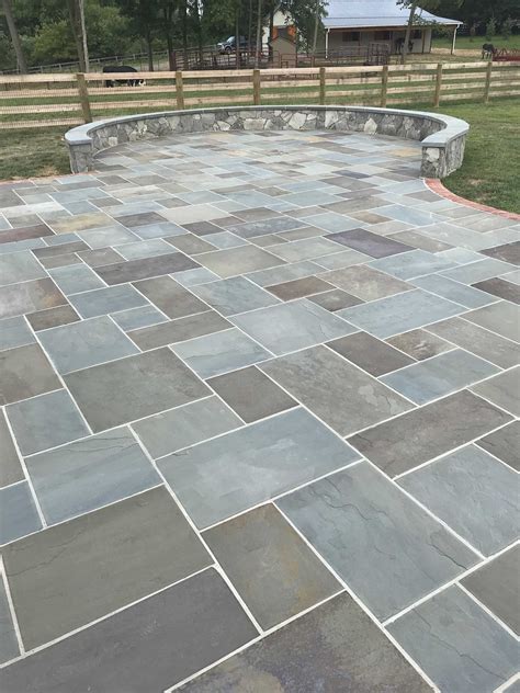 Are there different types of flagstone?