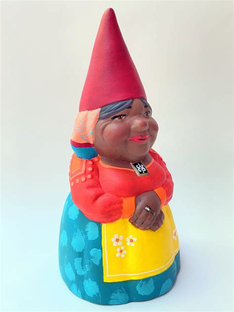 Are there lady gnomes?