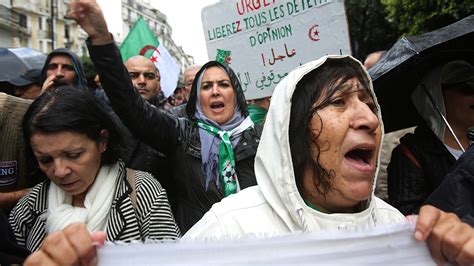 Are there non Muslims in Algeria?