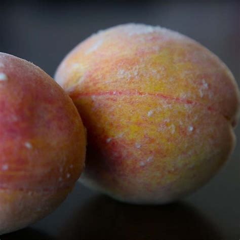 Are there peaches without fuzz?