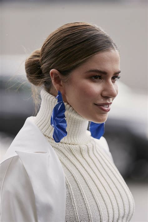 Are turtleneck sweaters in style 2024?