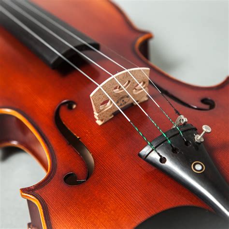Are violins still handmade?